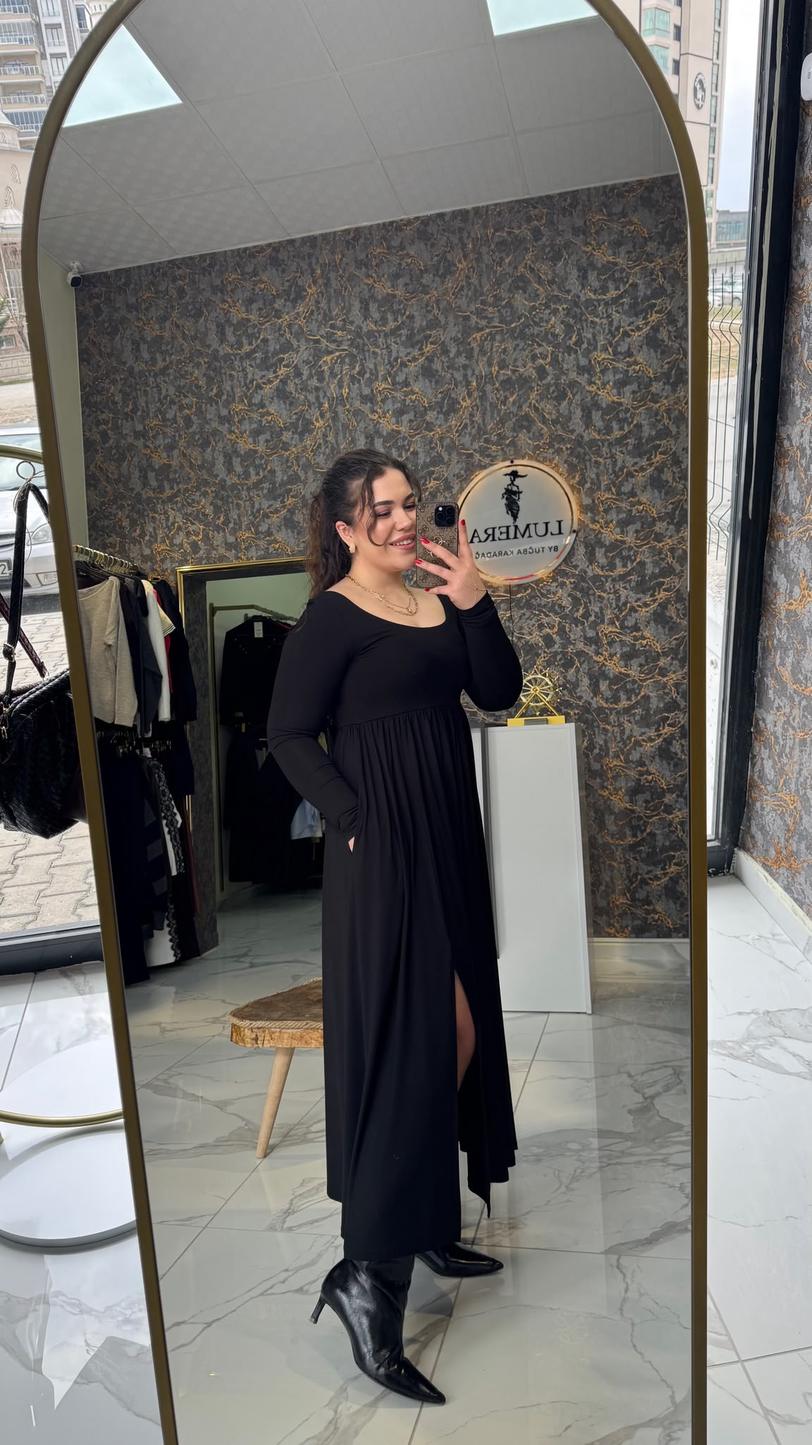 Selene Yırtmaç Detaylı Siyah Maxi Elbise