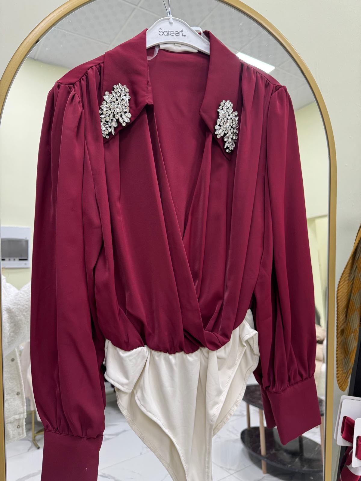 Vera Taş Yakalı Bordo Bodysuit