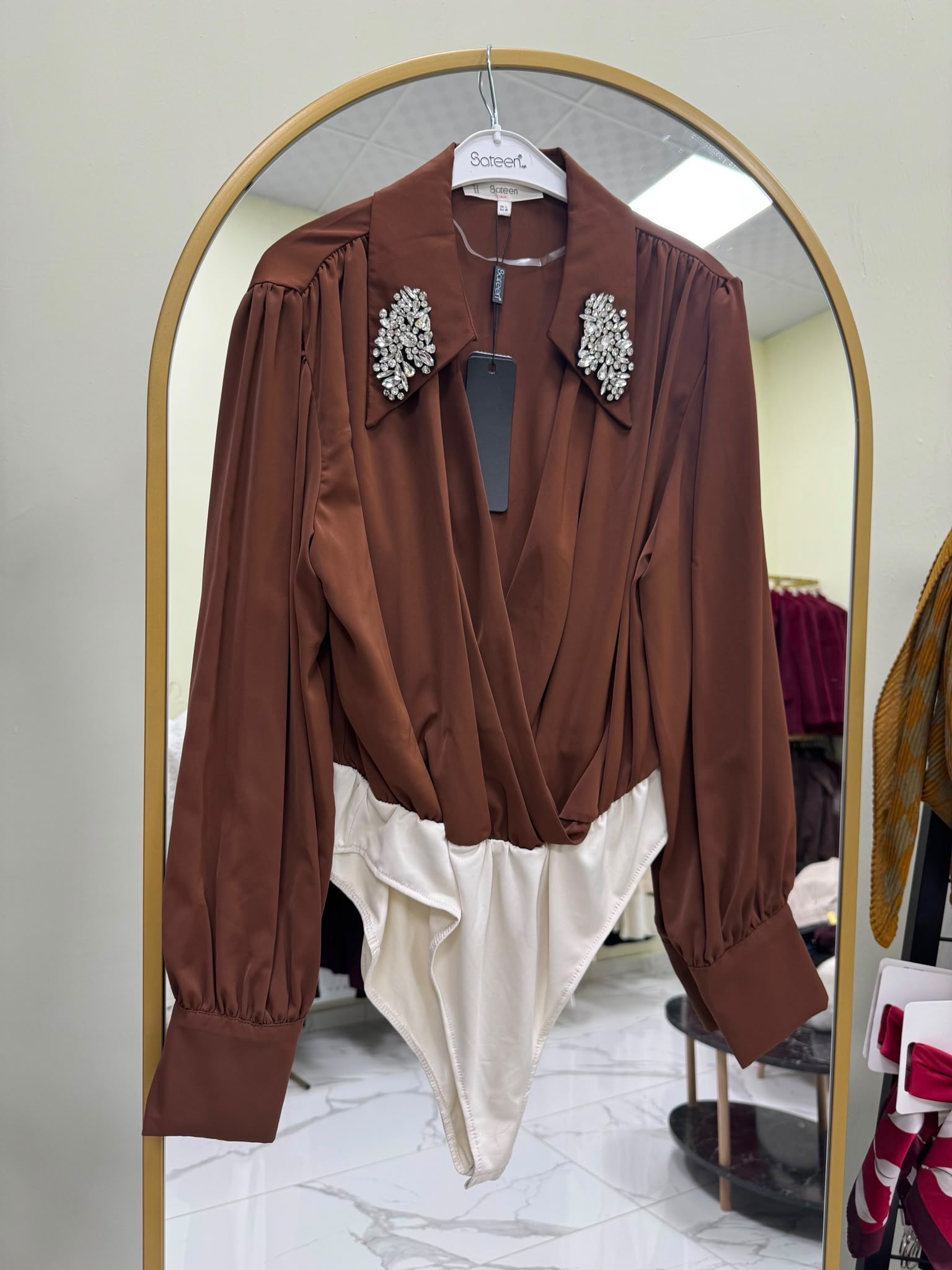 Siena Taş Yakalı Taba Bodysuit